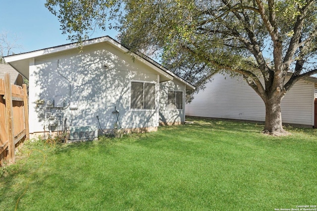 exterior space featuring a lawn