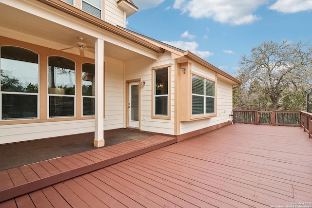 deck with a ceiling fan