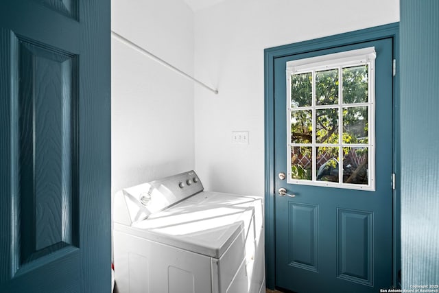 laundry area with washer / dryer