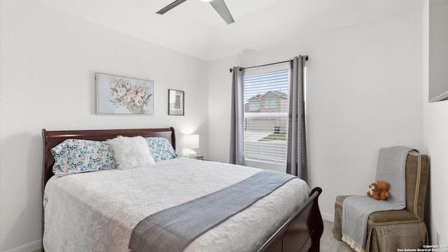 bedroom with ceiling fan