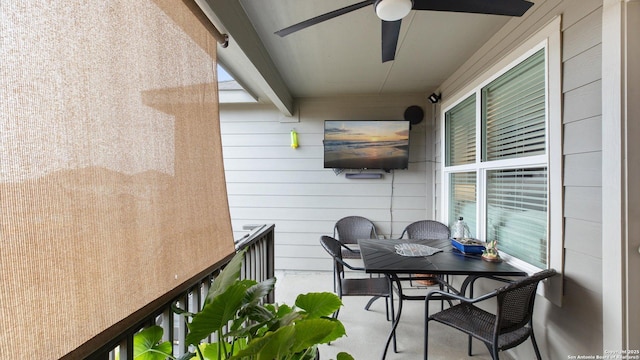 balcony with ceiling fan