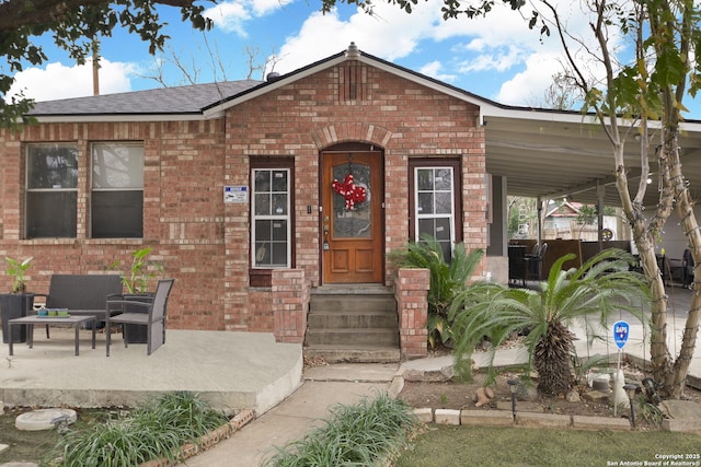 view of front of home featuring outdoor lounge area