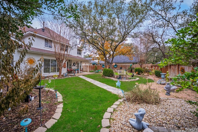 view of yard featuring a patio