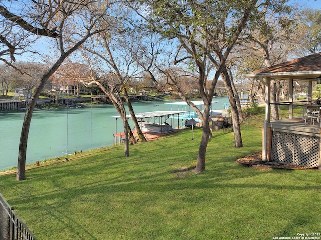 view of yard featuring a water view