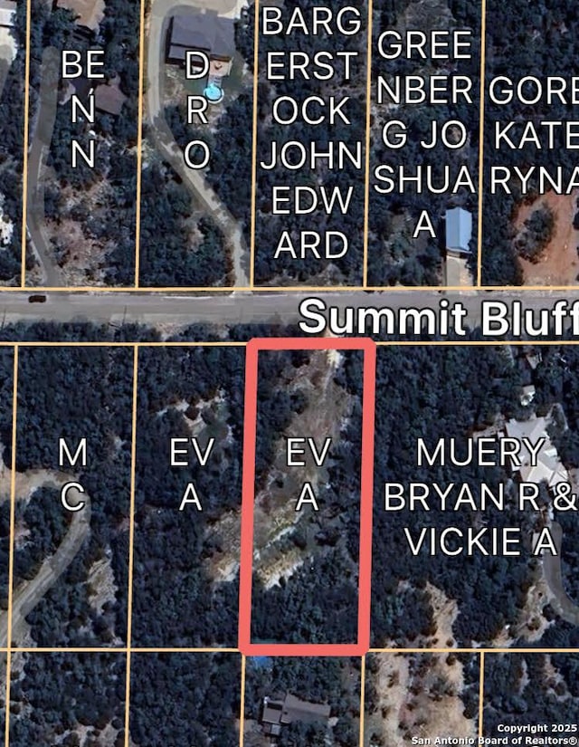 1043 Summit Blf, Canyon Lake, TX 78133