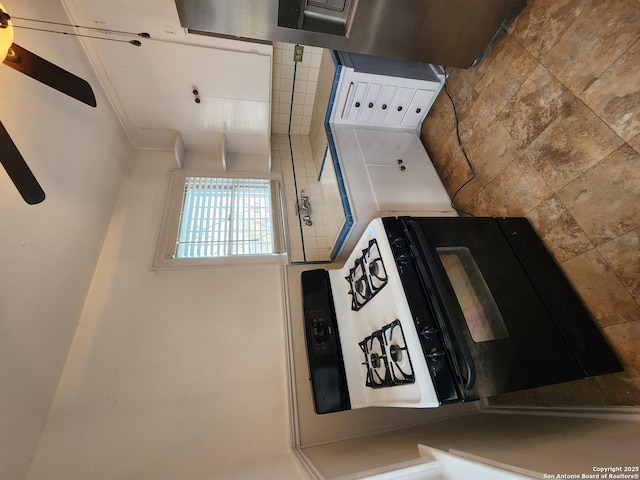 kitchen with ornamental molding