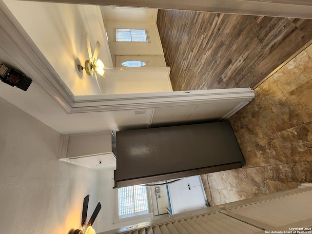 bathroom featuring crown molding