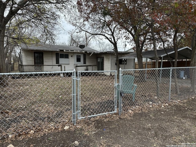 view of front facade featuring a carport