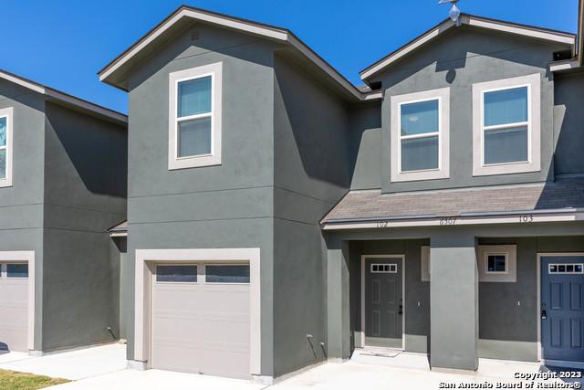 view of front of home featuring a garage