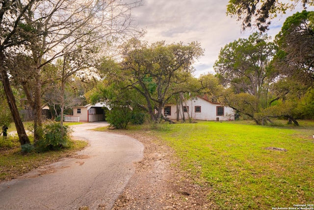 view of front of property with a front yard