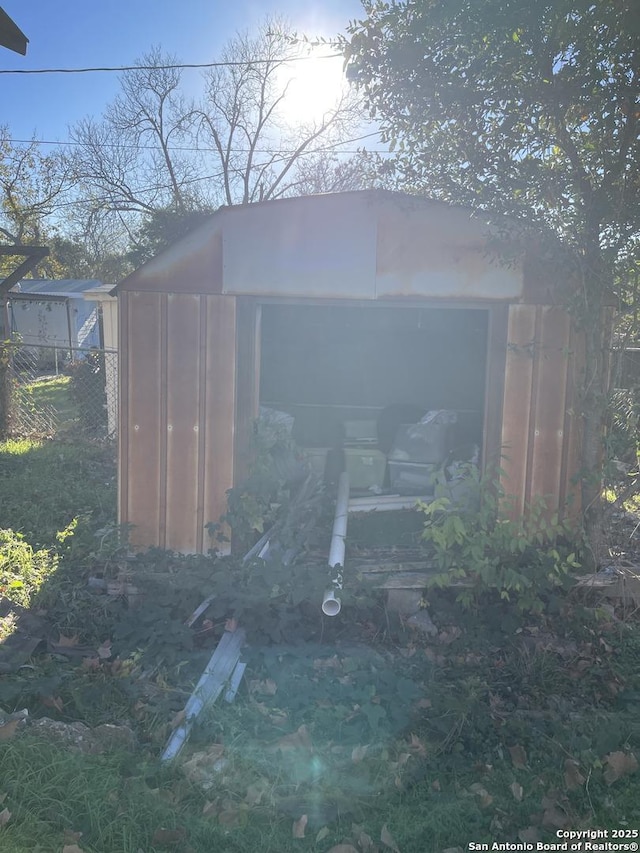 view of outbuilding