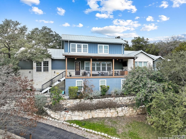 view of front of home featuring a porch