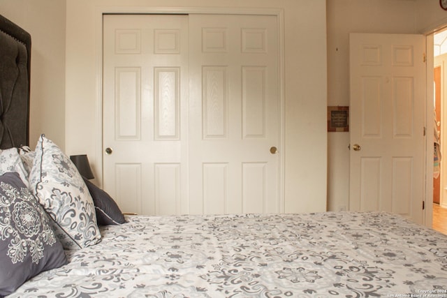 bedroom with a closet