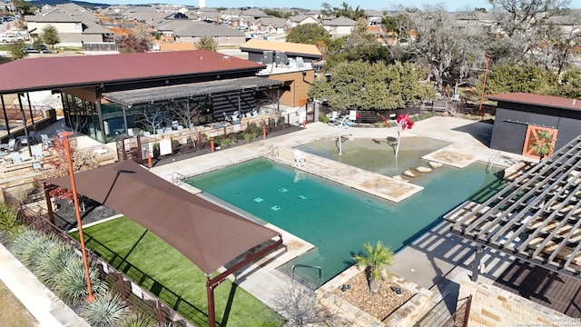 view of swimming pool