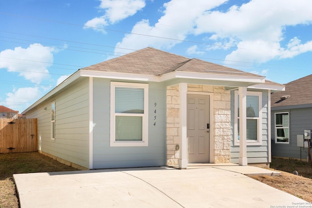 view of front of property featuring a patio