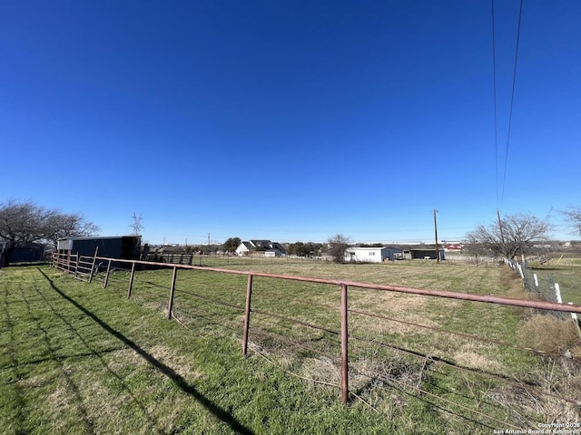 view of yard featuring a rural view