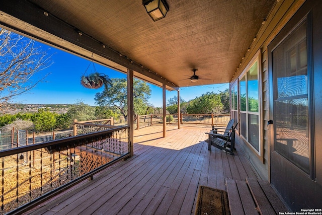 deck with ceiling fan