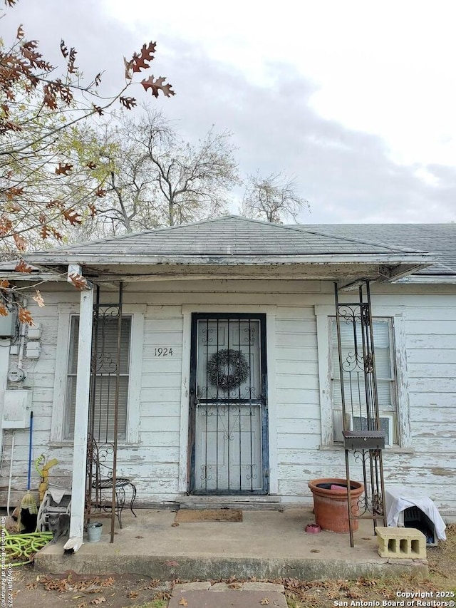 view of property entrance