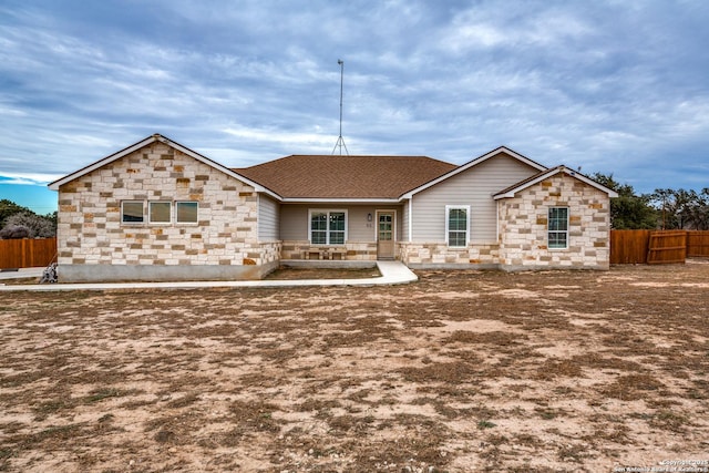 view of front of property