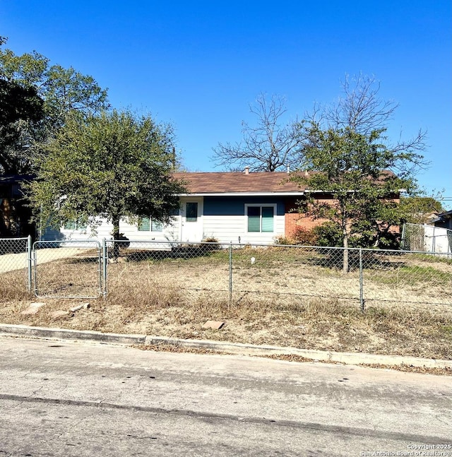 view of front of property