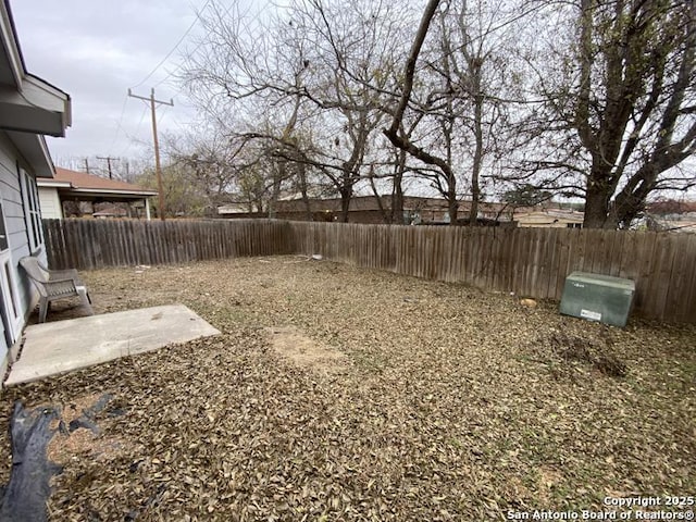 view of yard with a patio