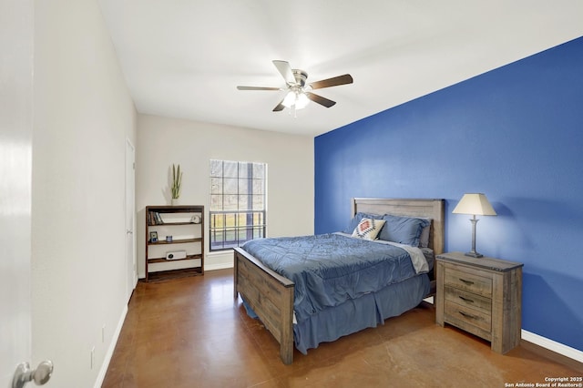 bedroom with ceiling fan