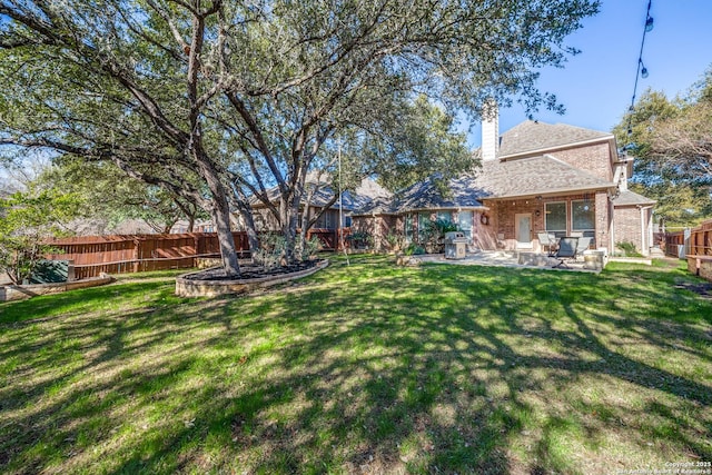 view of yard featuring a patio area