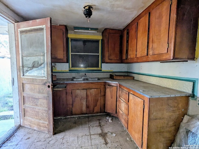 kitchen featuring sink