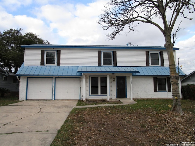 view of front facade with a garage