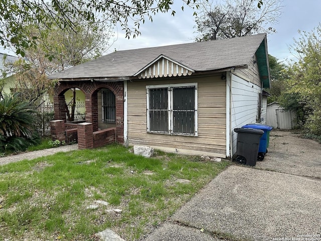 view of front of house featuring covered porch