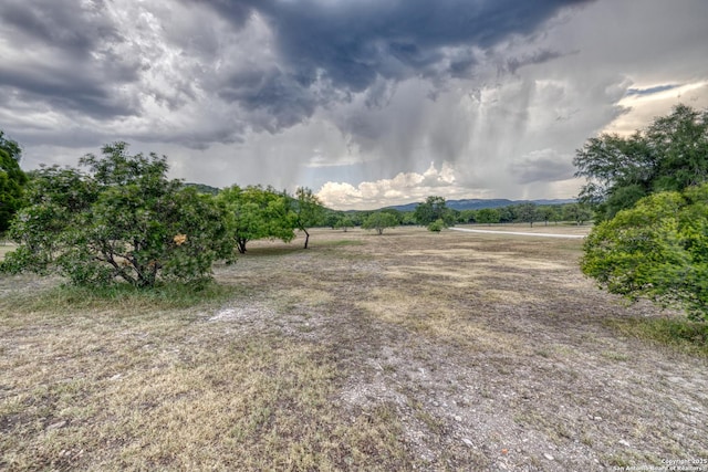 view of yard featuring a rural view