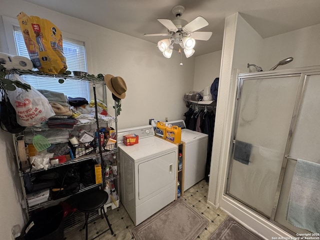 laundry area with ceiling fan and washing machine and clothes dryer