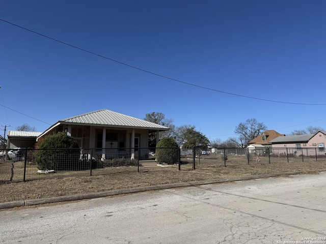 view of front of property