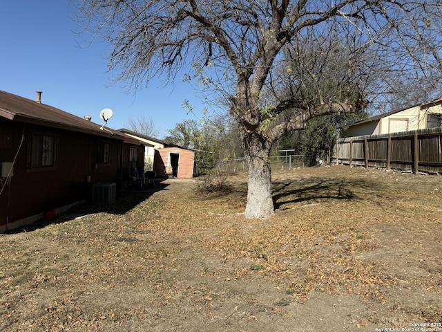 view of yard featuring cooling unit