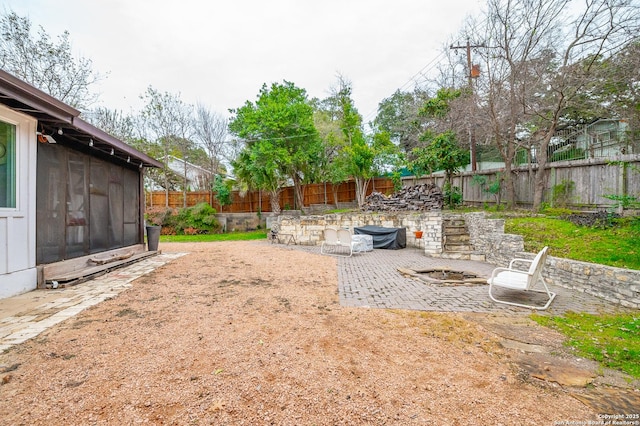 view of yard featuring a patio