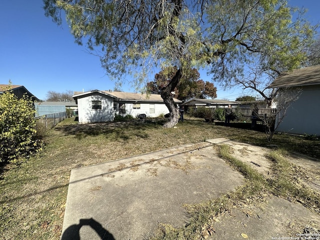 view of yard with a patio