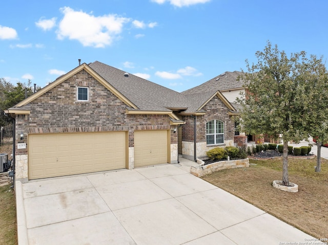 view of front of property featuring central AC unit and a front lawn