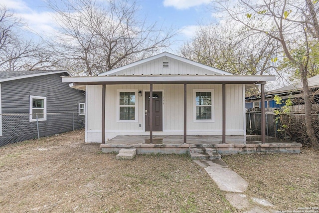 view of front of house with a porch