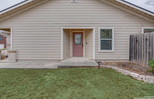 view of front of home with a front yard