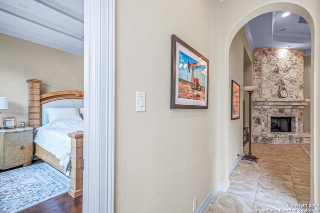 hall featuring ornamental molding