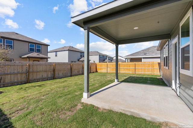 view of yard featuring a patio area