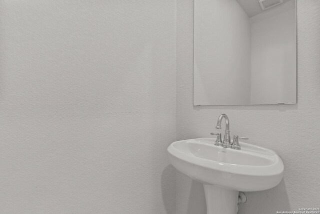 bathroom with sink