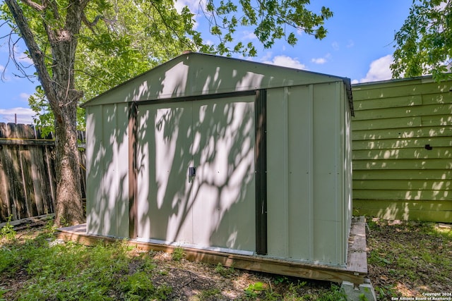 view of outbuilding