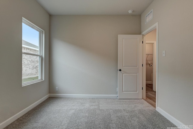 empty room featuring carpet