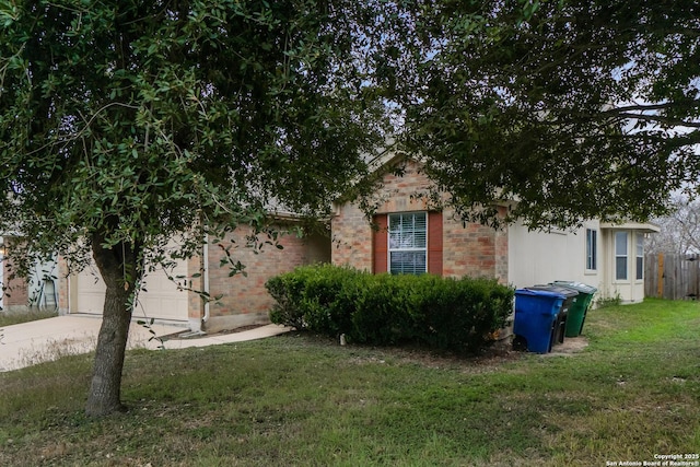 view of front of property with a front yard