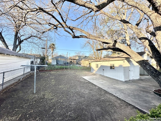 view of yard featuring a patio area