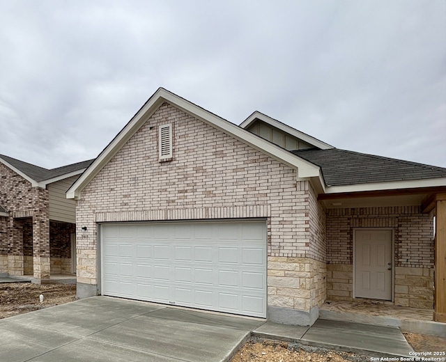 view of front facade with a garage