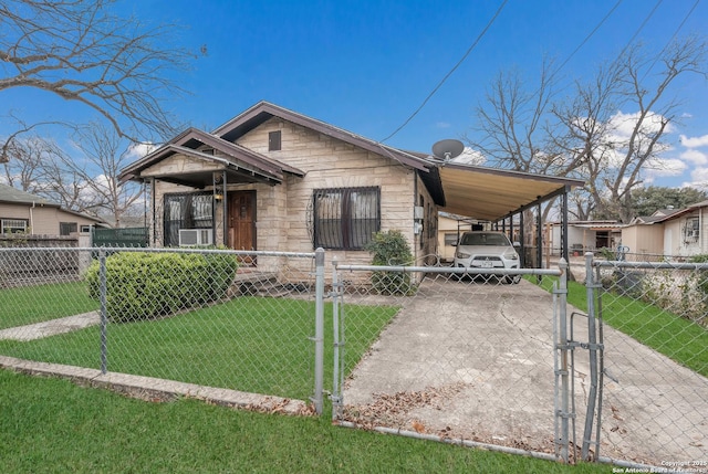 view of front facade with cooling unit, a front yard, and a carport