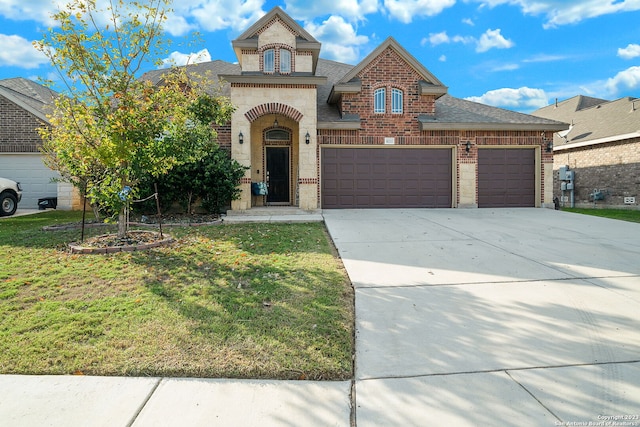 view of front of home with a front lawn