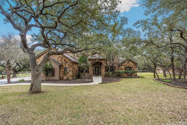 view of front of house with a front yard